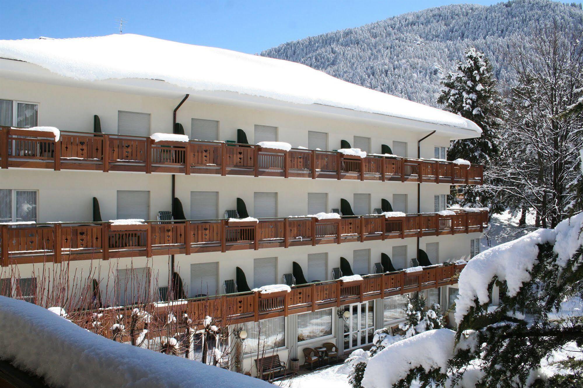 Hotel Miralago Wellness - Adults Only Molveno Zewnętrze zdjęcie